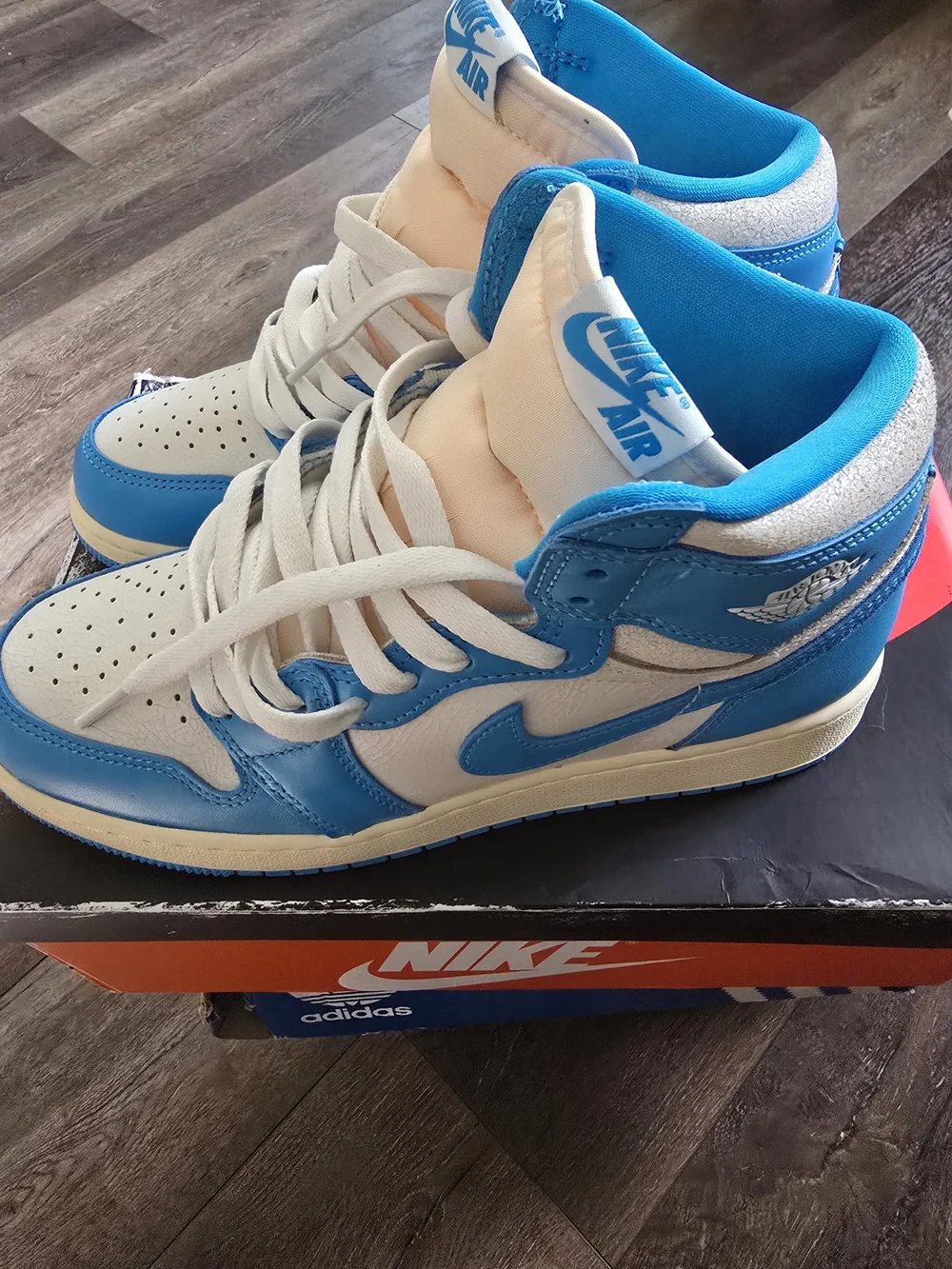 Nike Kids Air Jordan 1 Mid - White & Blue